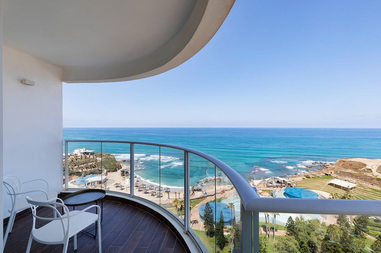 Ramada Resort Hadera Beach Exteriör bild