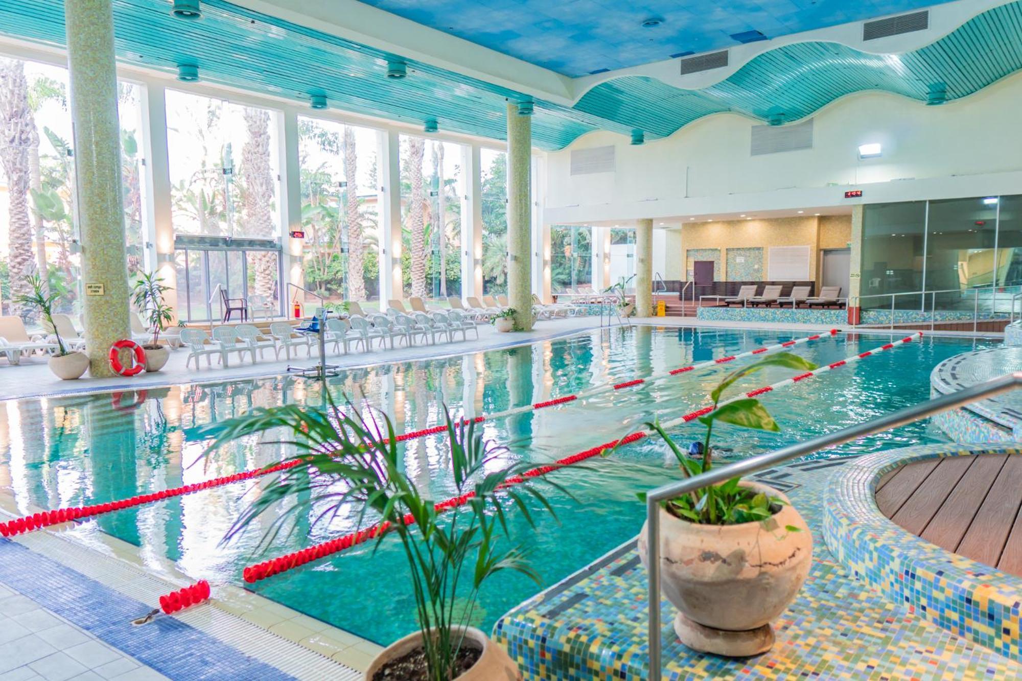 Ramada Resort Hadera Beach Exteriör bild