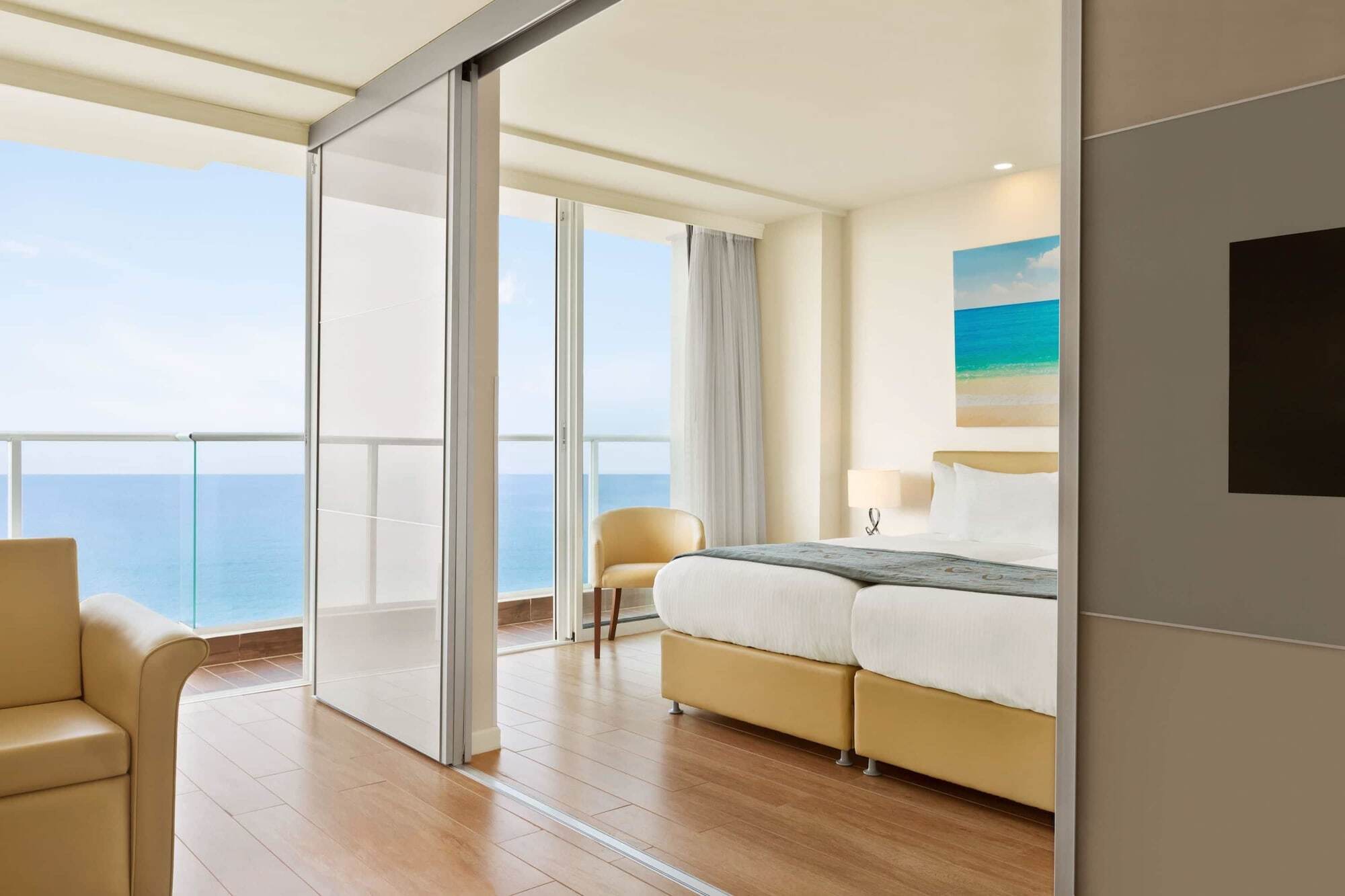 Ramada Resort Hadera Beach Exteriör bild