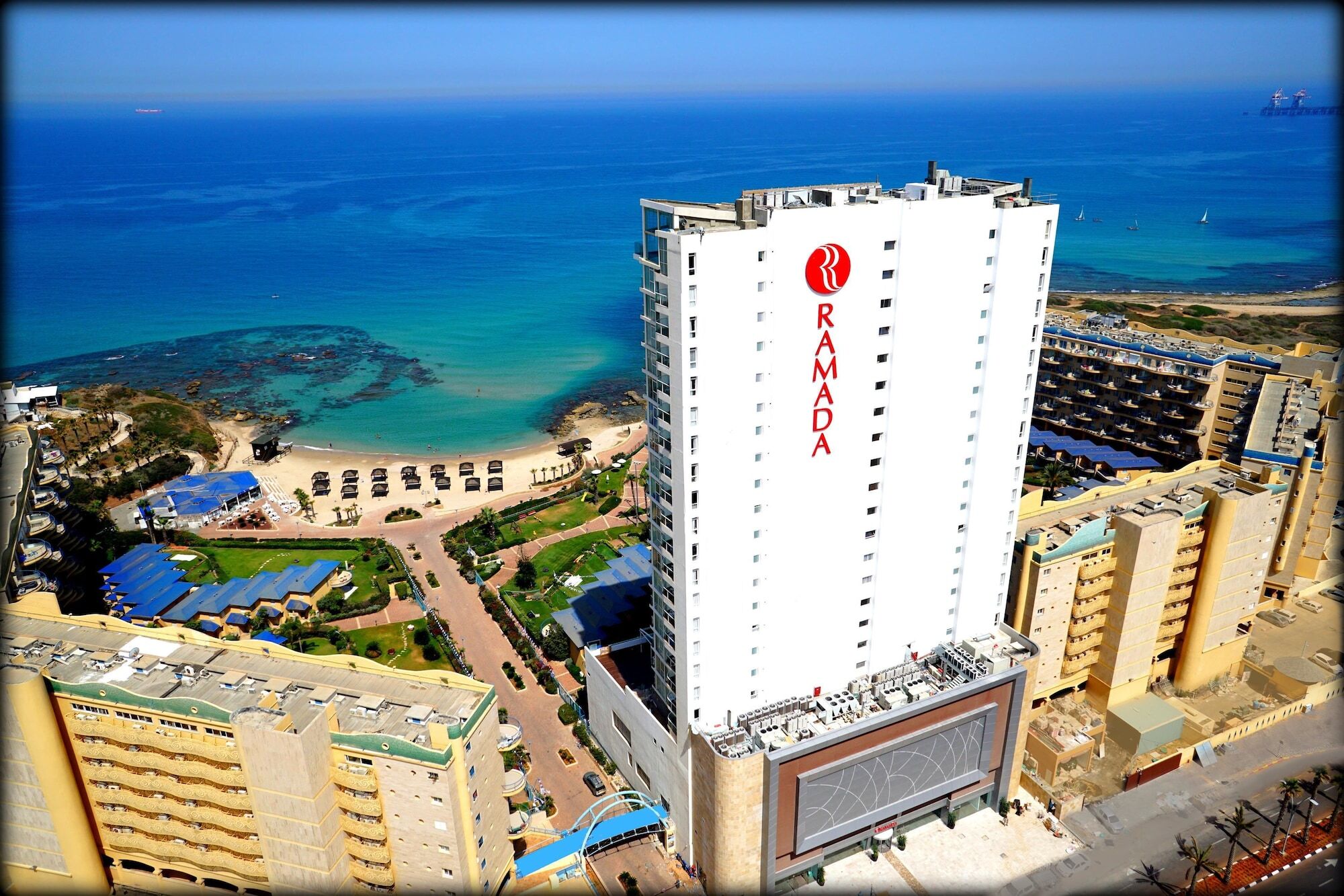 Ramada Resort Hadera Beach Exteriör bild